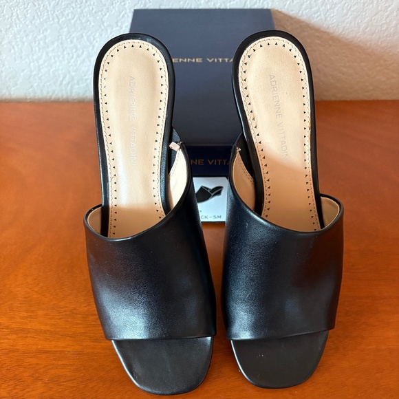 Adrienne Vittadini Adami Black Wedge Sandal, Size 10 - Picture 5 of 10